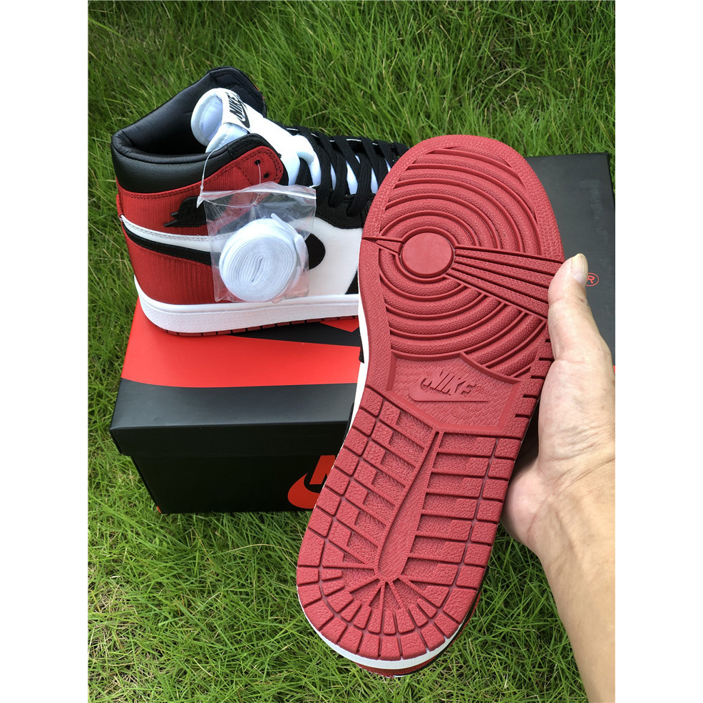 Jordan AJ1 Satin WMNS „Black Toe“ - EUR FASHION