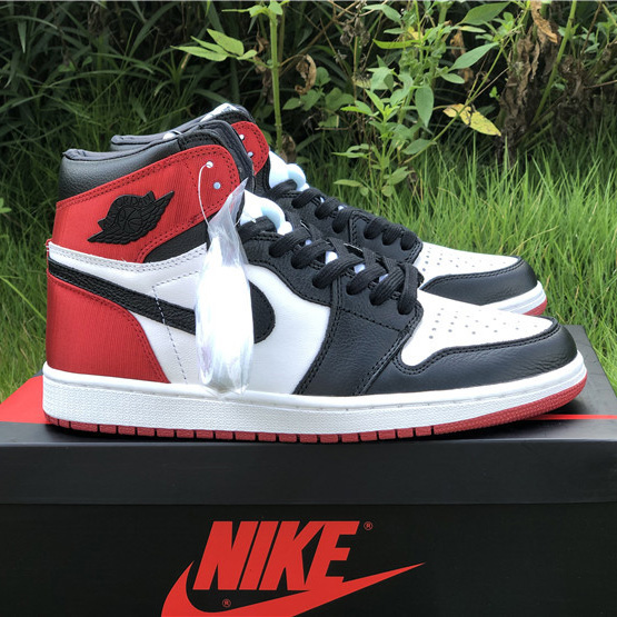 Jordan AJ1 Satin WMNS „Black Toe“ - EUR FASHION