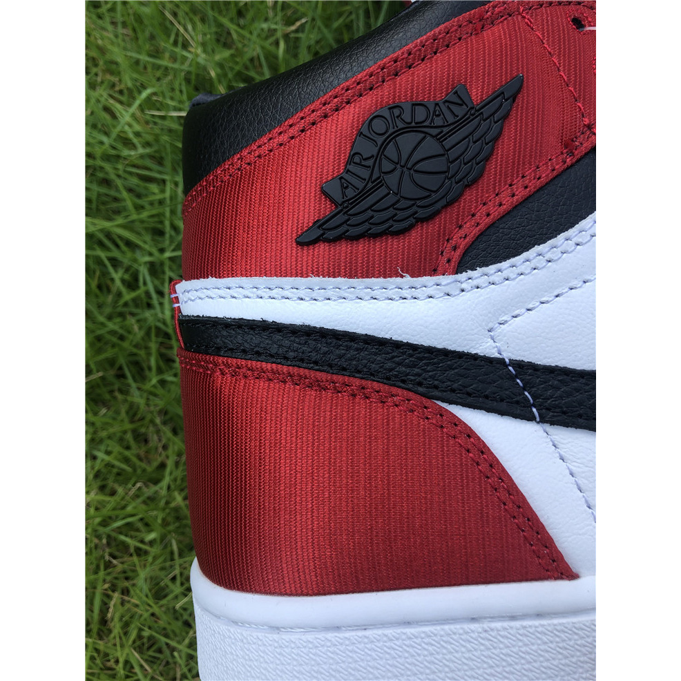 Jordan AJ1 Satin WMNS „Black Toe“ - EUR FASHION