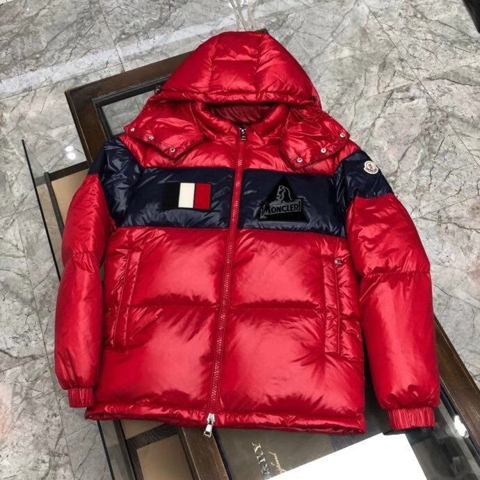 Wattierte Jacke mit Moncler-Logo-Patch - EUR FASHION