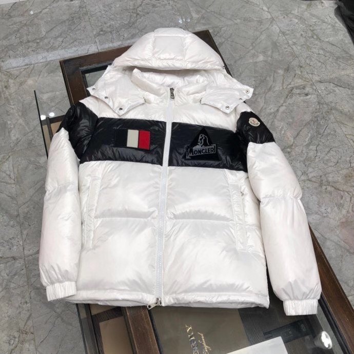 Wattierte Jacke mit Moncler-Logo-Patch - EUR FASHION