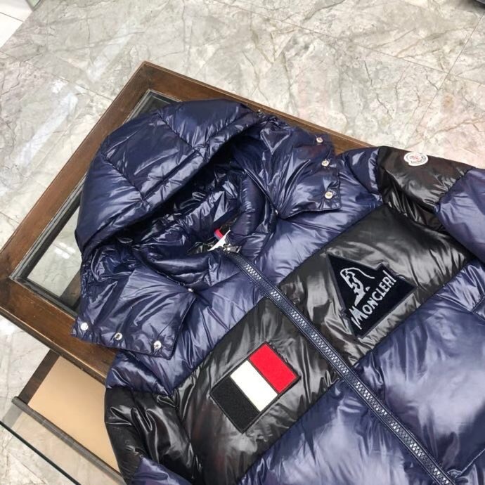 Wattierte Jacke mit Moncler-Logo-Patch - EUR FASHION