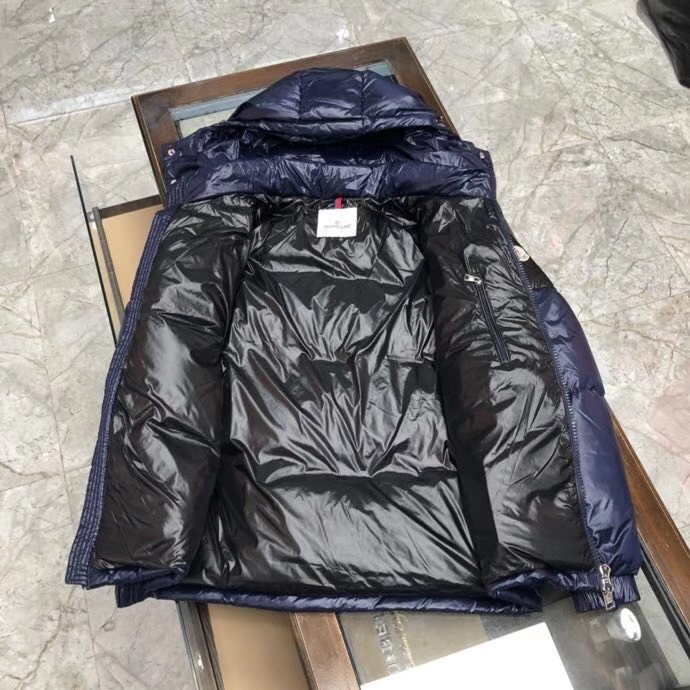 Wattierte Jacke mit Moncler-Logo-Patch - EUR FASHION