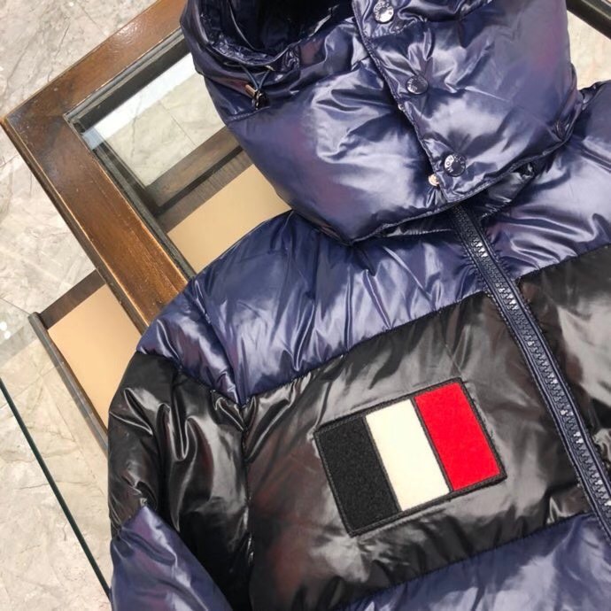 Wattierte Jacke mit Moncler-Logo-Patch - EUR FASHION
