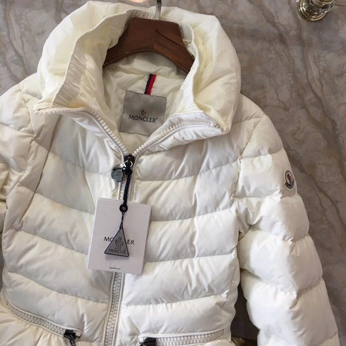 Moncler Steppjacke mit Reißverschluss - EUR FASHION