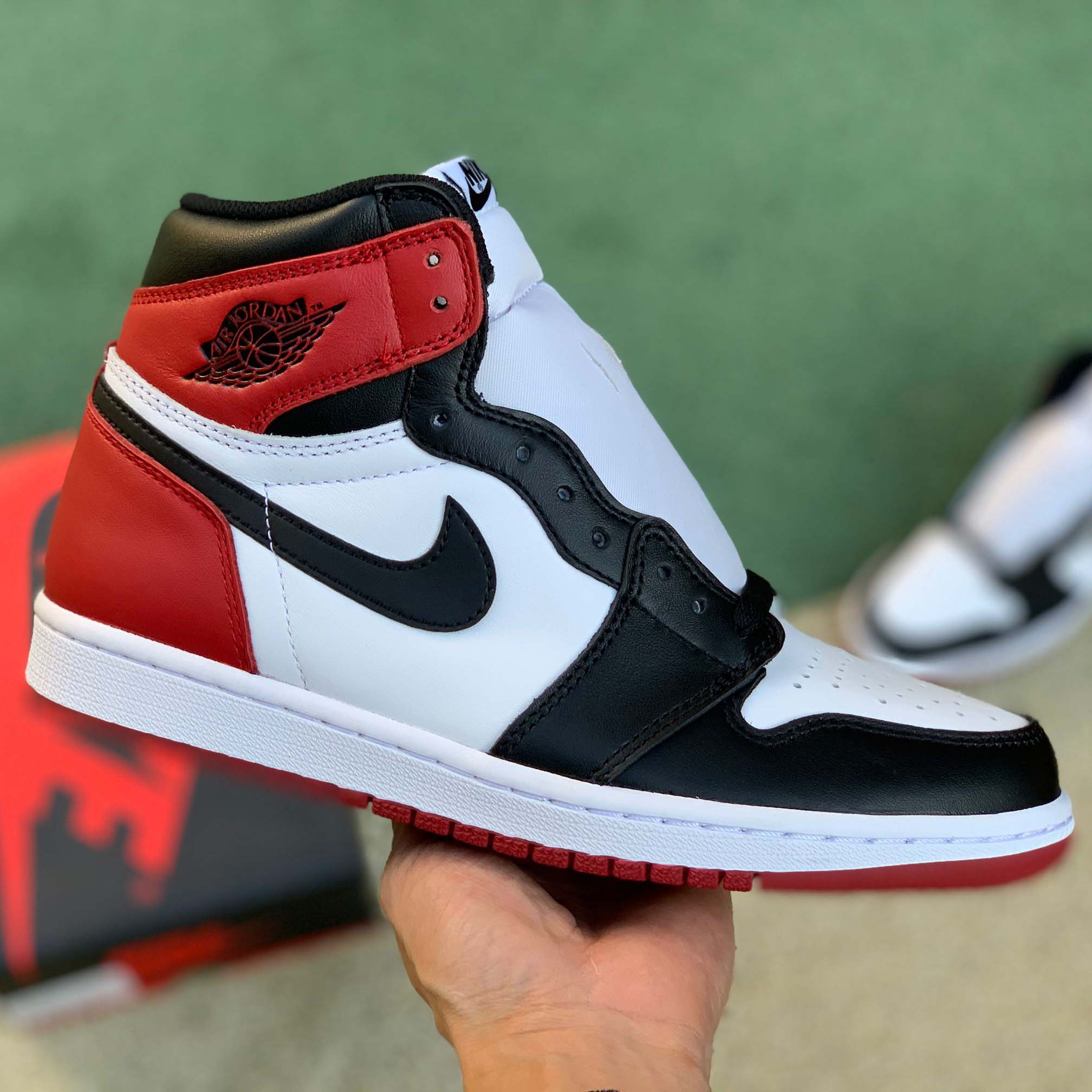 Jordan Air 1 Retro Black Toe 555088-125 - EUR FASHION