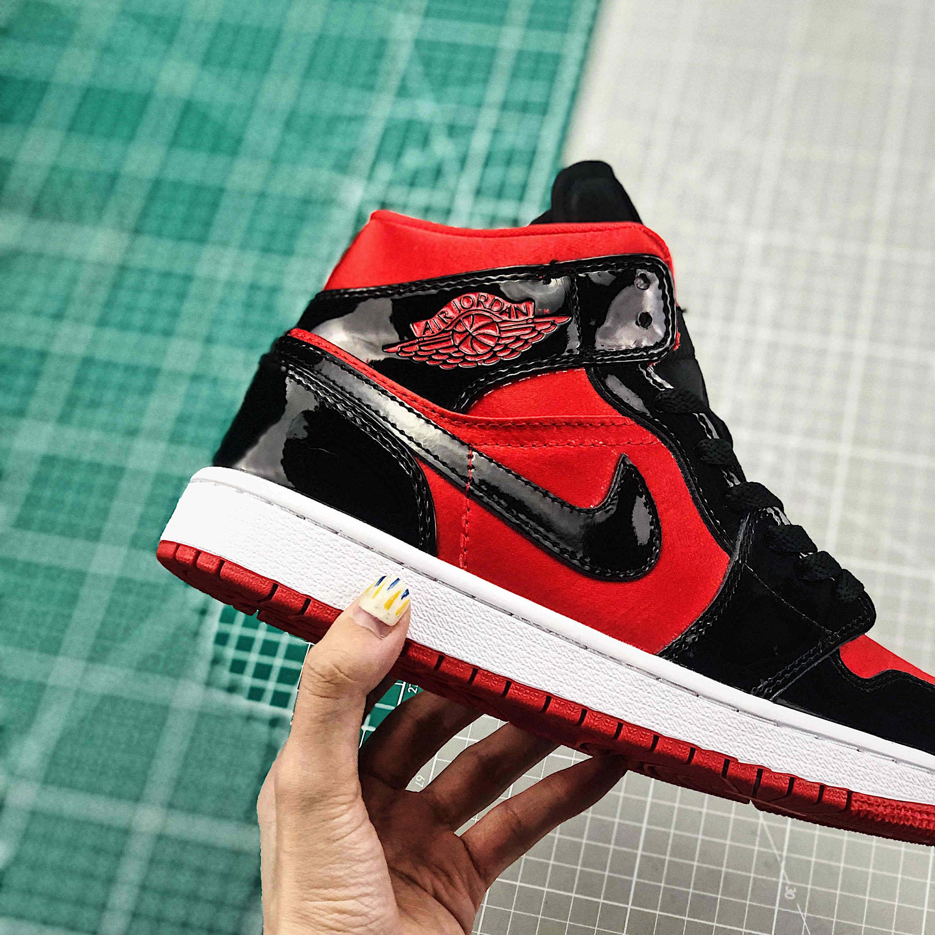 Jordan Air 1 Mid Schwarz/Hot Punch BQ6472-600 - EUR FASHION