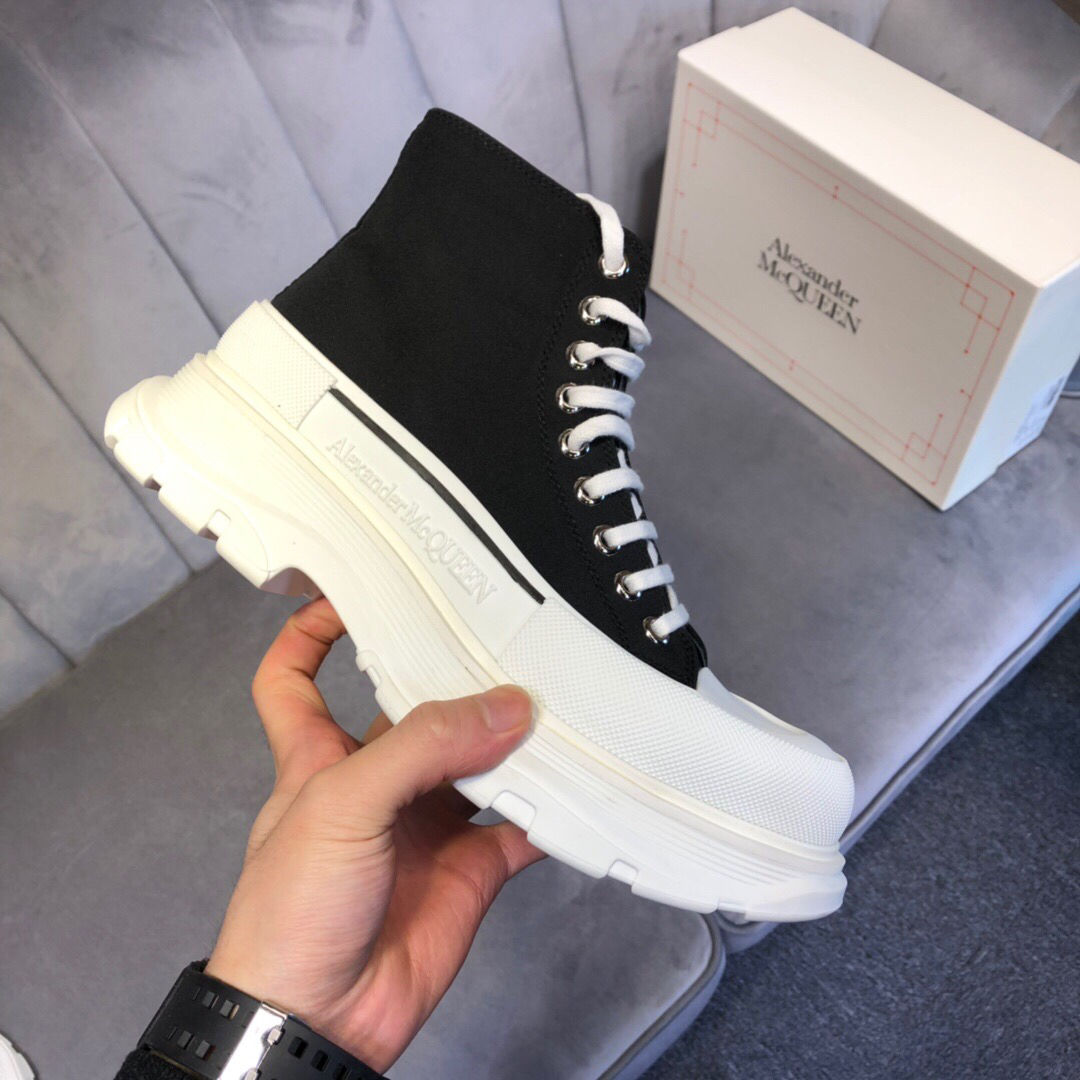 Alexander Mqueen Tread Slick Plateau High Sneakers - EUR FASHION