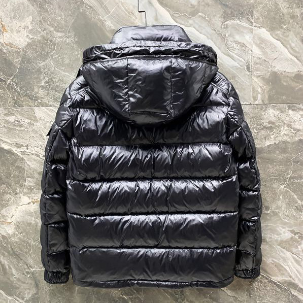 Schwarze Daunenjacke von Moncler - EUR FASHION