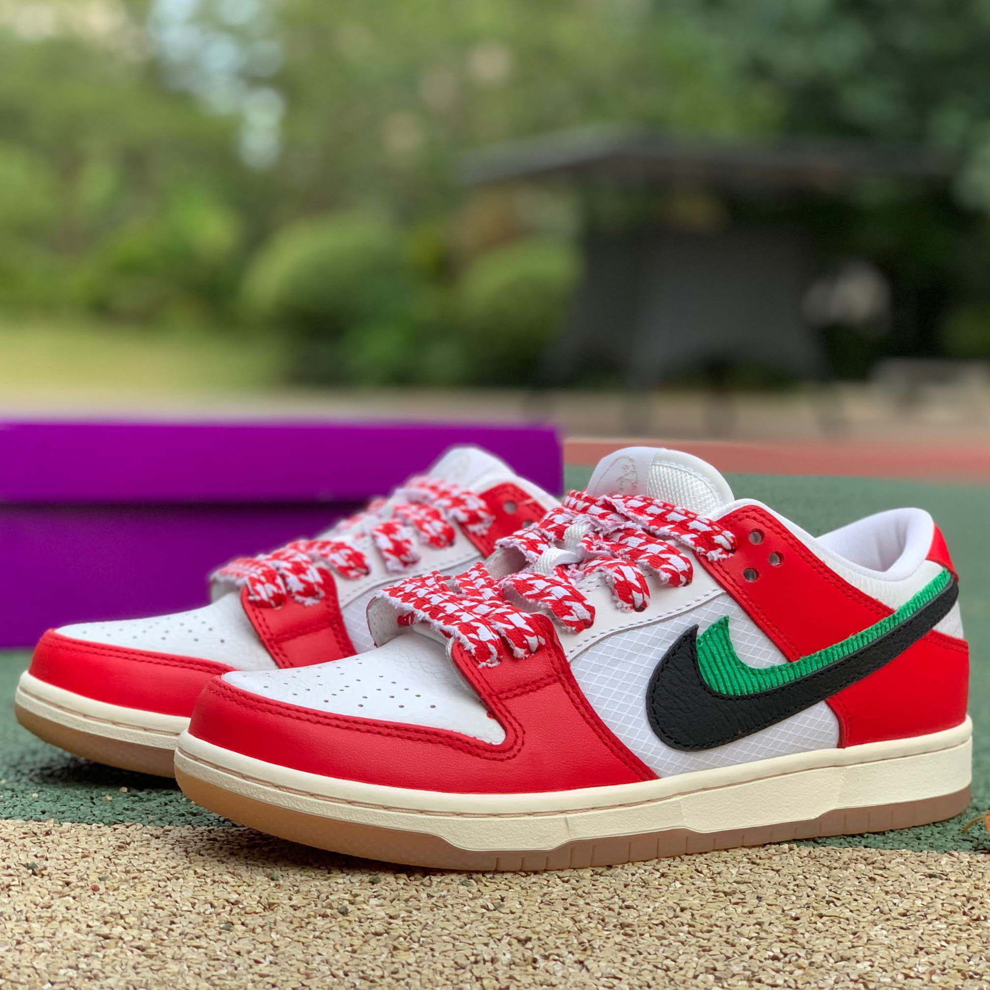 Nike SB Dunk Low „Habibi“ Chile Rot/Weiß-Lucky Green-Schwarz - EUR FASHION