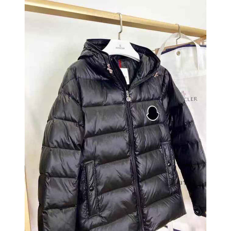 Moncler Daunenjacke mit Logo-Print - EUR FASHION