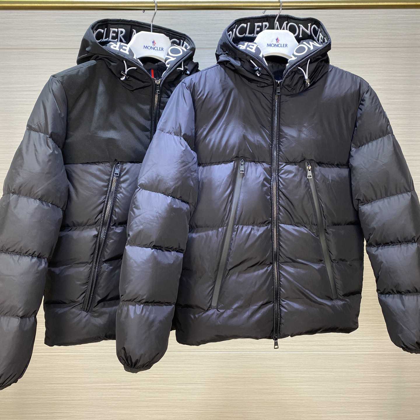 Moncler Daunenjacke mit besticktem Moncler-Bandbesatz (Schwarz) - EUR FASHION