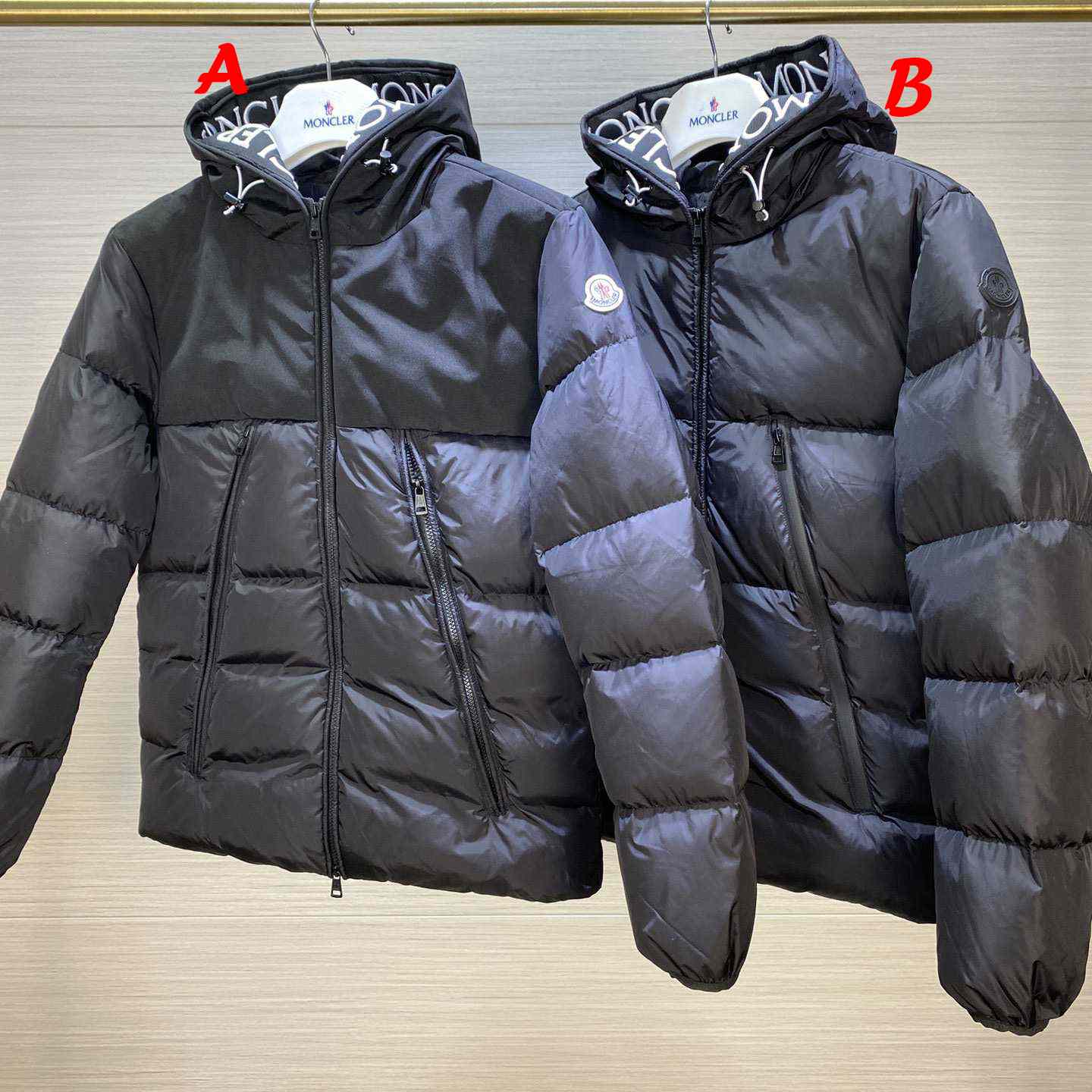 Moncler Daunenjacke mit besticktem Moncler-Bandbesatz (Schwarz) - EUR FASHION