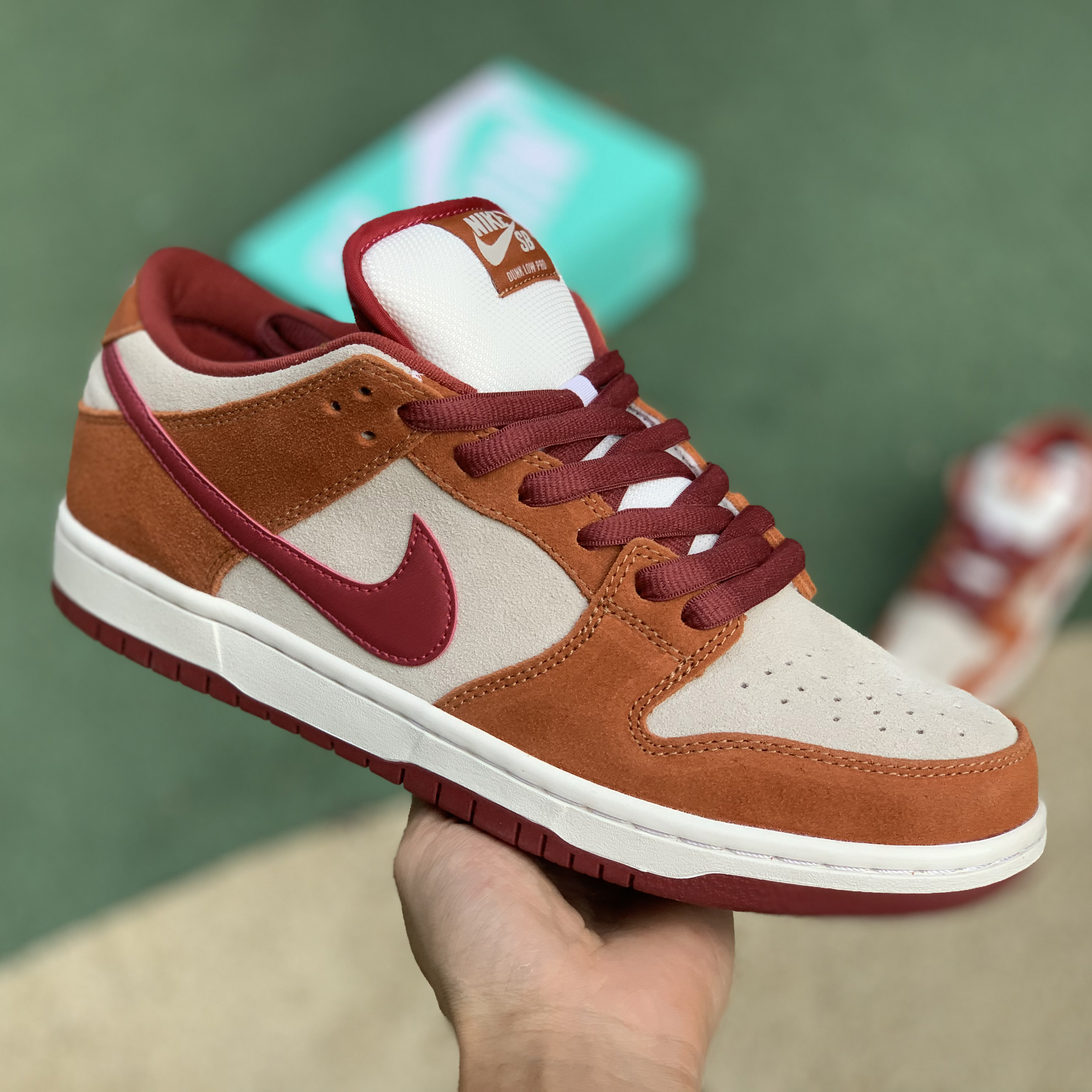 Nike SB Dunk Low Pro Dark Russet Cedar White BQ6817-202 - EUR FASHION