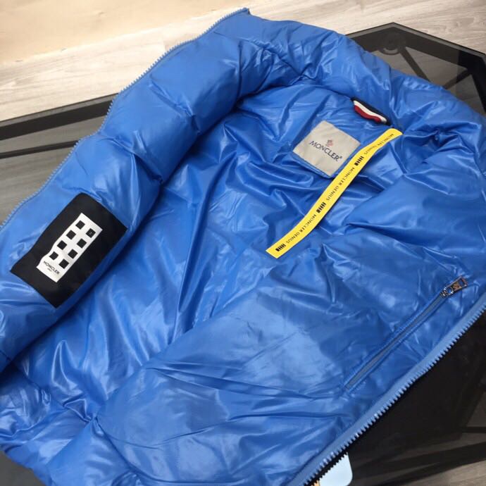 Moncler Vest Daunenjacke - EUR FASHION
