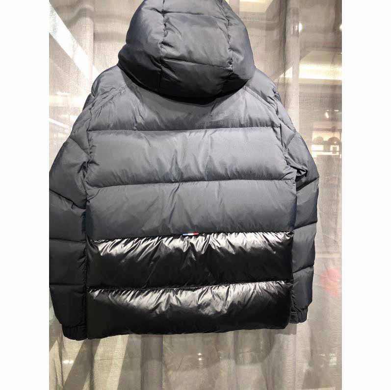 Moncler Maures Steppjacke mit Logo-Print - EUR FASHION