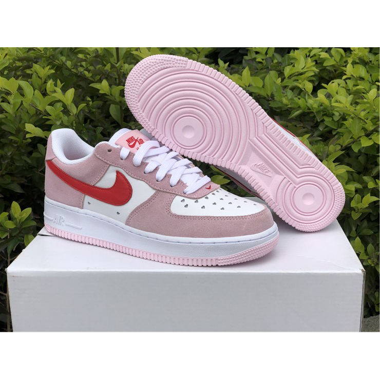 Nike Air Force 1 07 QS „Valentinstag-Liebesbrief“ DD3384-600 - EUR FASHION