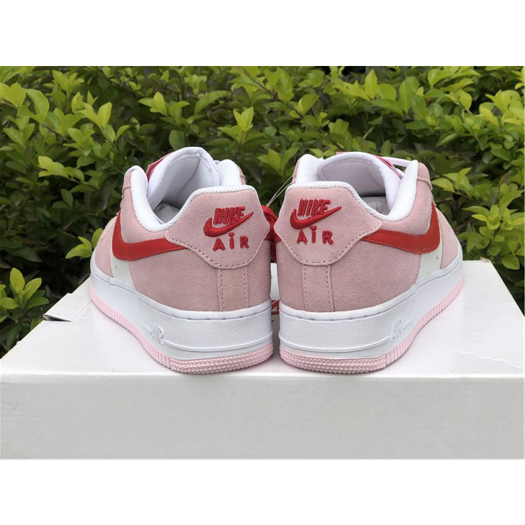 Nike Air Force 1 07 QS „Valentinstag-Liebesbrief“ DD3384-600 - EUR FASHION