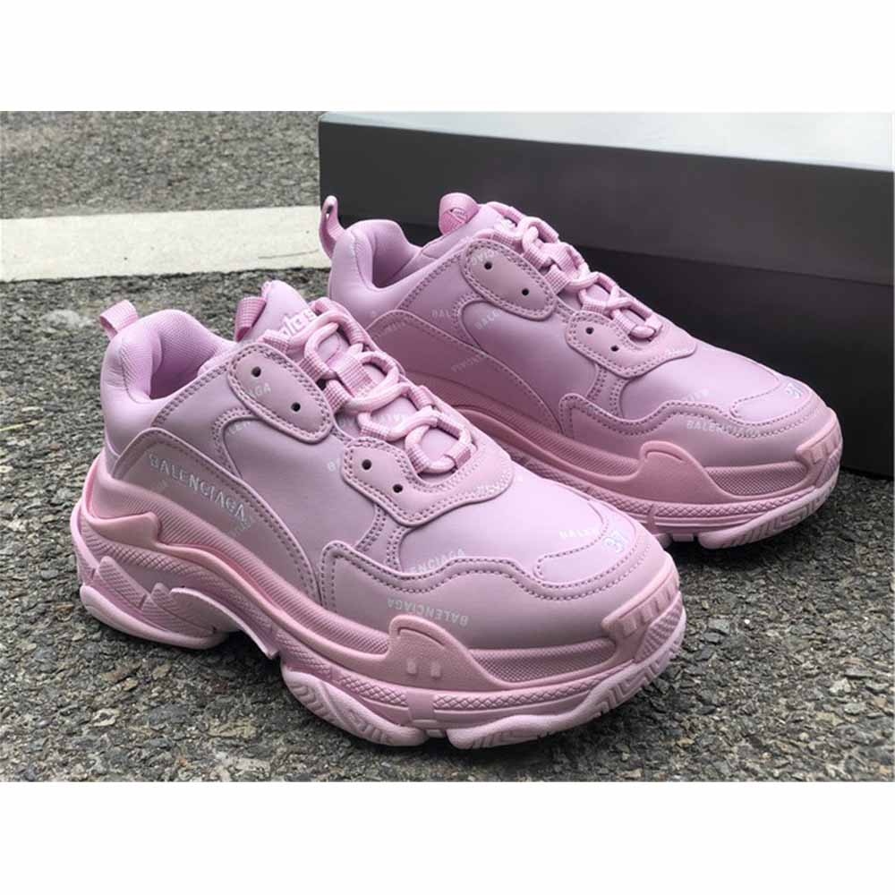 Balenciaga Triple S Sneakers aus Nubukleder und Mesh mit Logo-Print und Stickerei - EUR FASHION