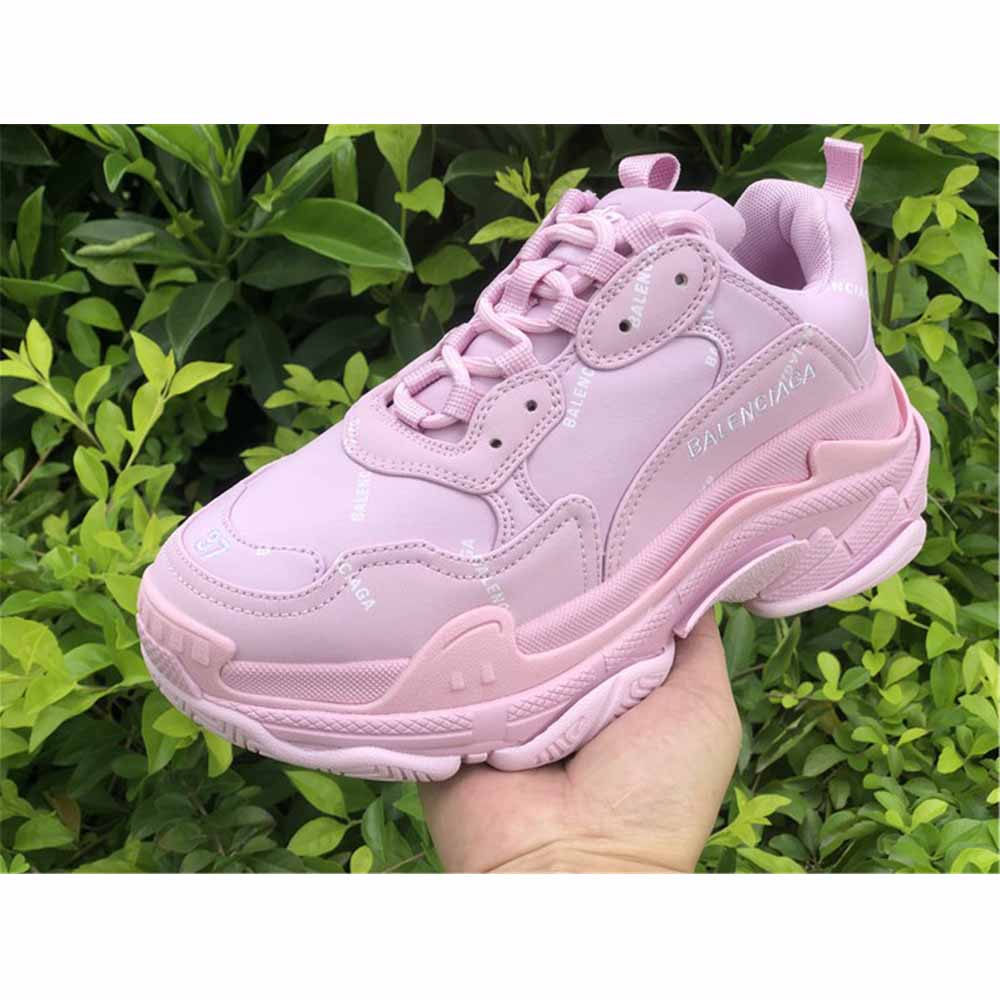 Balenciaga Triple S Sneakers aus Nubukleder und Mesh mit Logo-Print und Stickerei - EUR FASHION