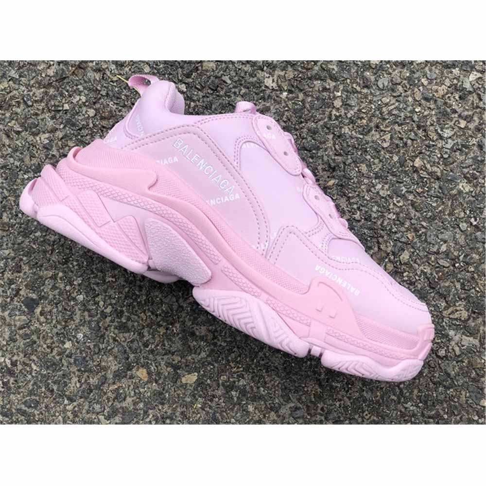 Balenciaga Triple S Sneakers aus Nubukleder und Mesh mit Logo-Print und Stickerei - EUR FASHION