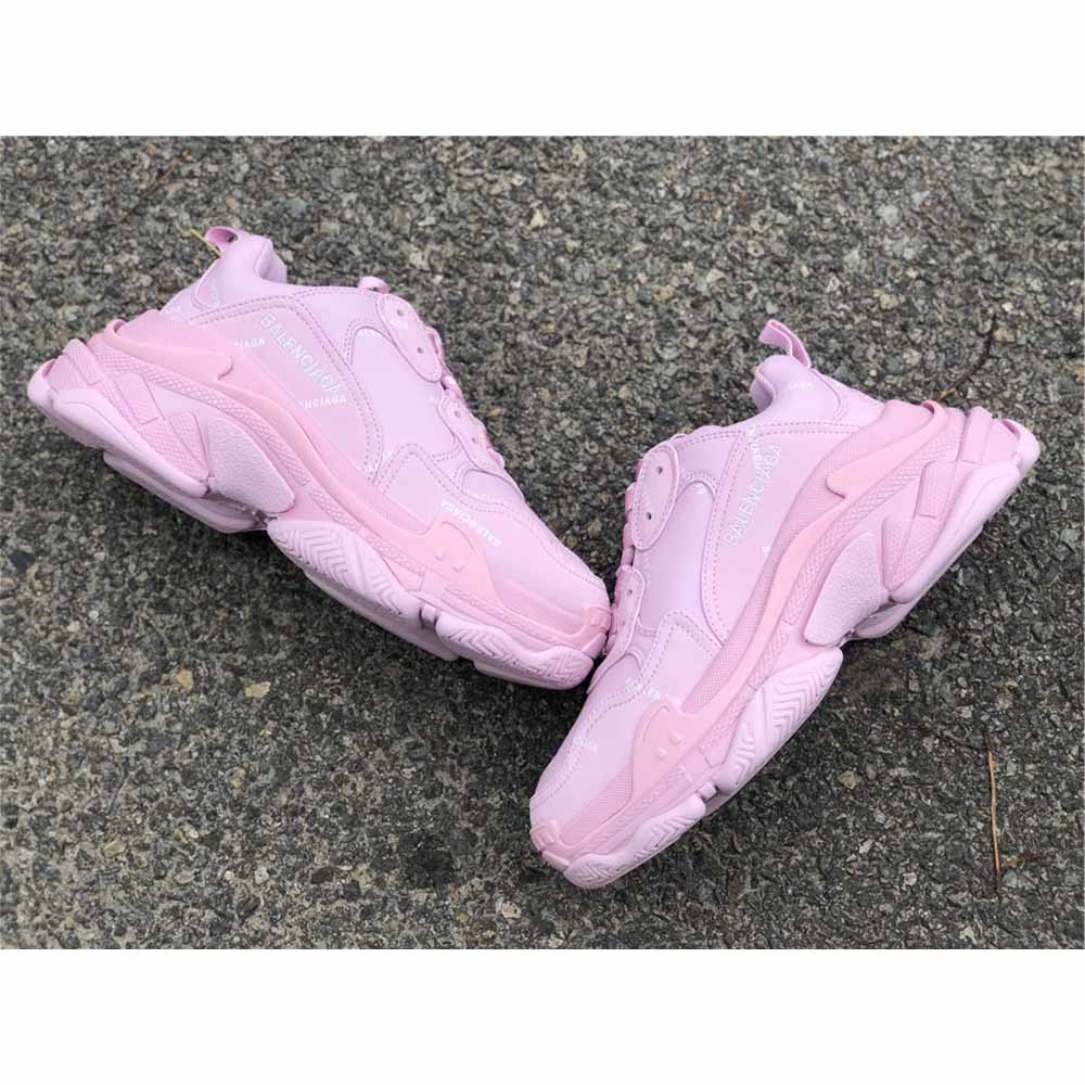 Balenciaga Triple S Sneakers aus Nubukleder und Mesh mit Logo-Print und Stickerei - EUR FASHION