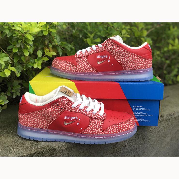 Stingwater X Nike SB Dunk Low Hellrot - EUR FASHION