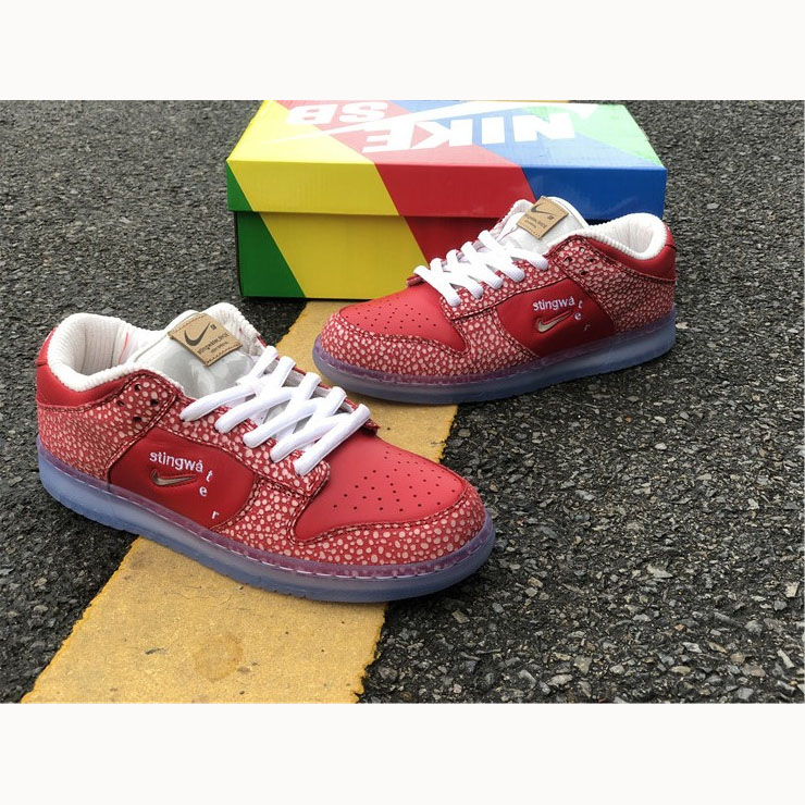 Stingwater X Nike SB Dunk Low Hellrot - EUR FASHION