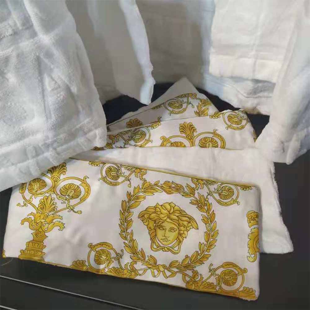 Weißer Bademantel aus Jacquard mit Versace-Palazzo-Logo - EUR FASHION
