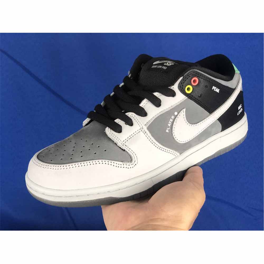 Nike SB Dunk Low „VX1000 Camcorder“ - EUR FASHION
