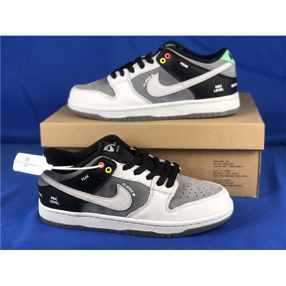 Nike SB Dunk Low „VX1000 Camcorder“ - EUR FASHION