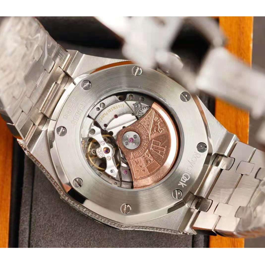 Hochwertige Uhr - EUR FASHION