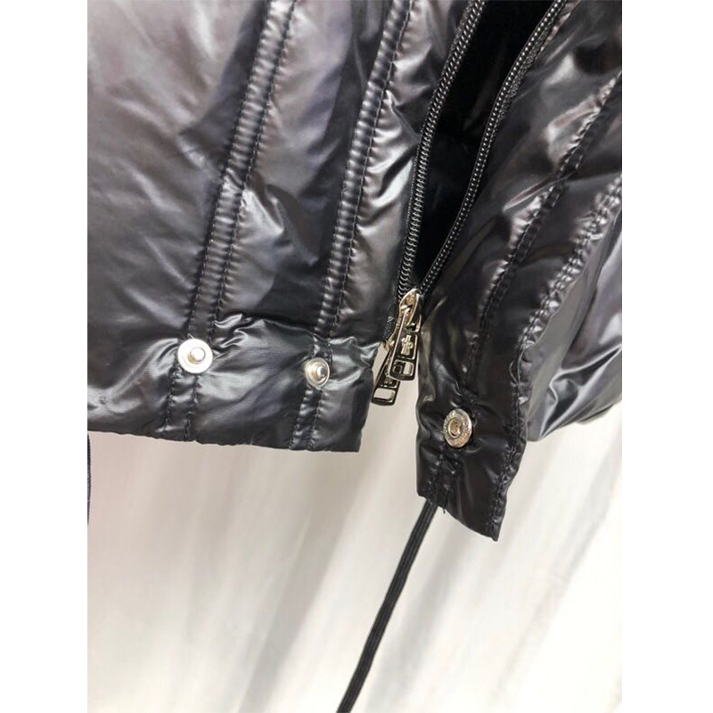 Moncler Lamentin Kurze Daunenjacke in Schwarz - EUR FASHION