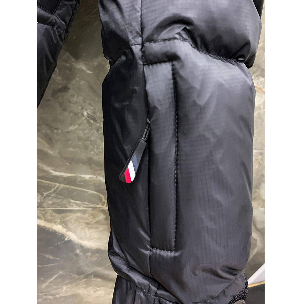 Moncler „Snow Glow“ kurze Daunenjacken - EUR FASHION