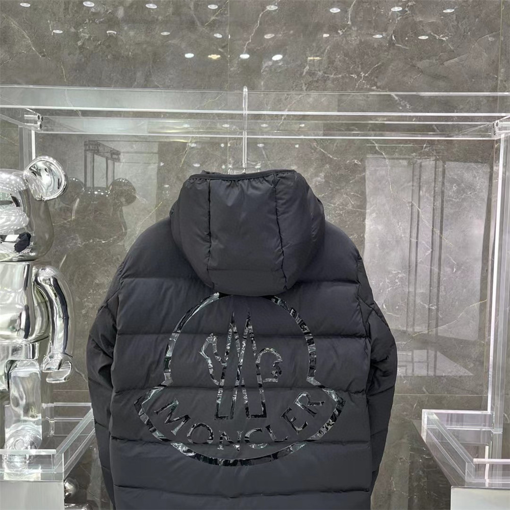 Moncler Daunenjacke mit Kapuze - EUR FASHION