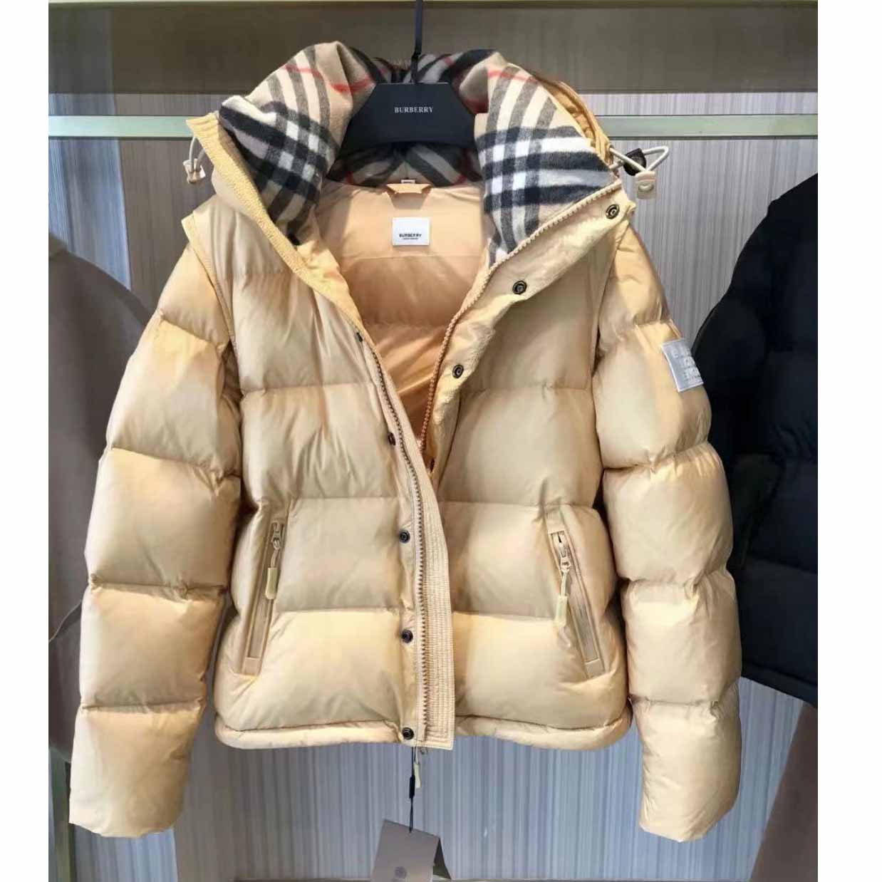 Burberry-Logo-Druck-Daunenjacke - EUR FASHION