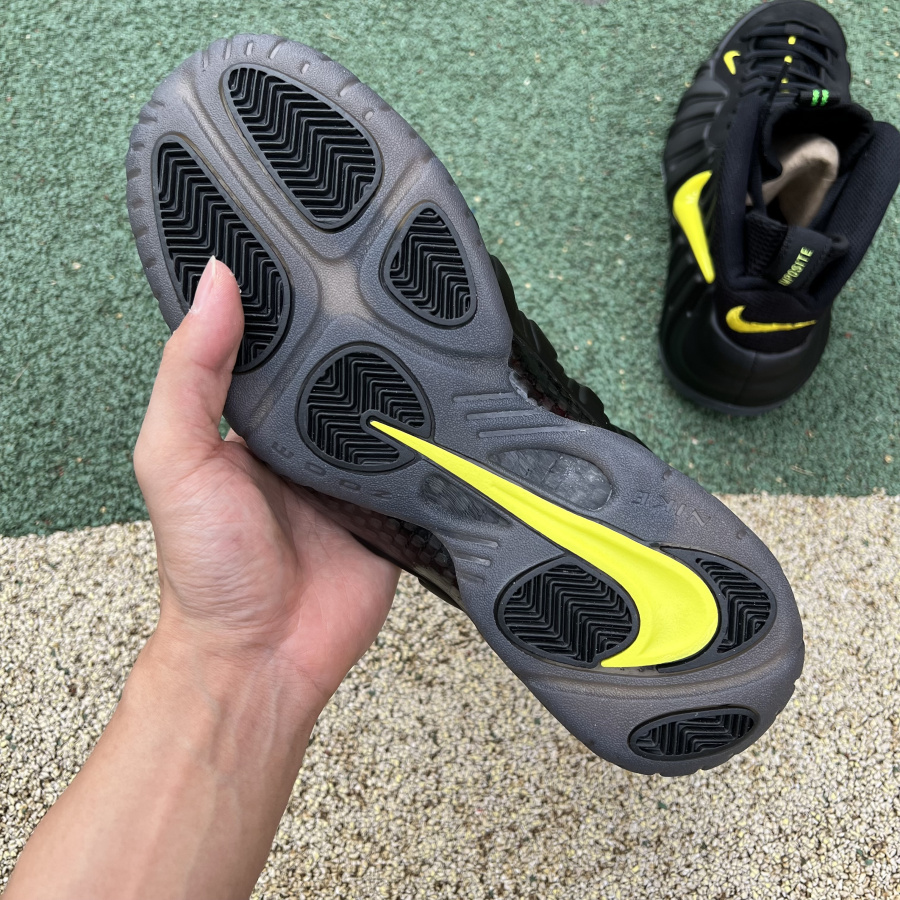 Nike Air Foamposite Pro „Voltage“630304-071 - EUR FASHION