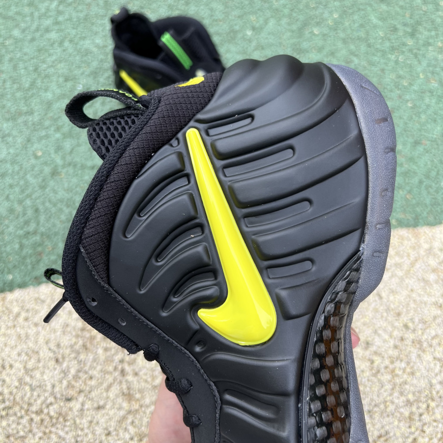 Nike Air Foamposite Pro „Voltage“630304-071 - EUR FASHION