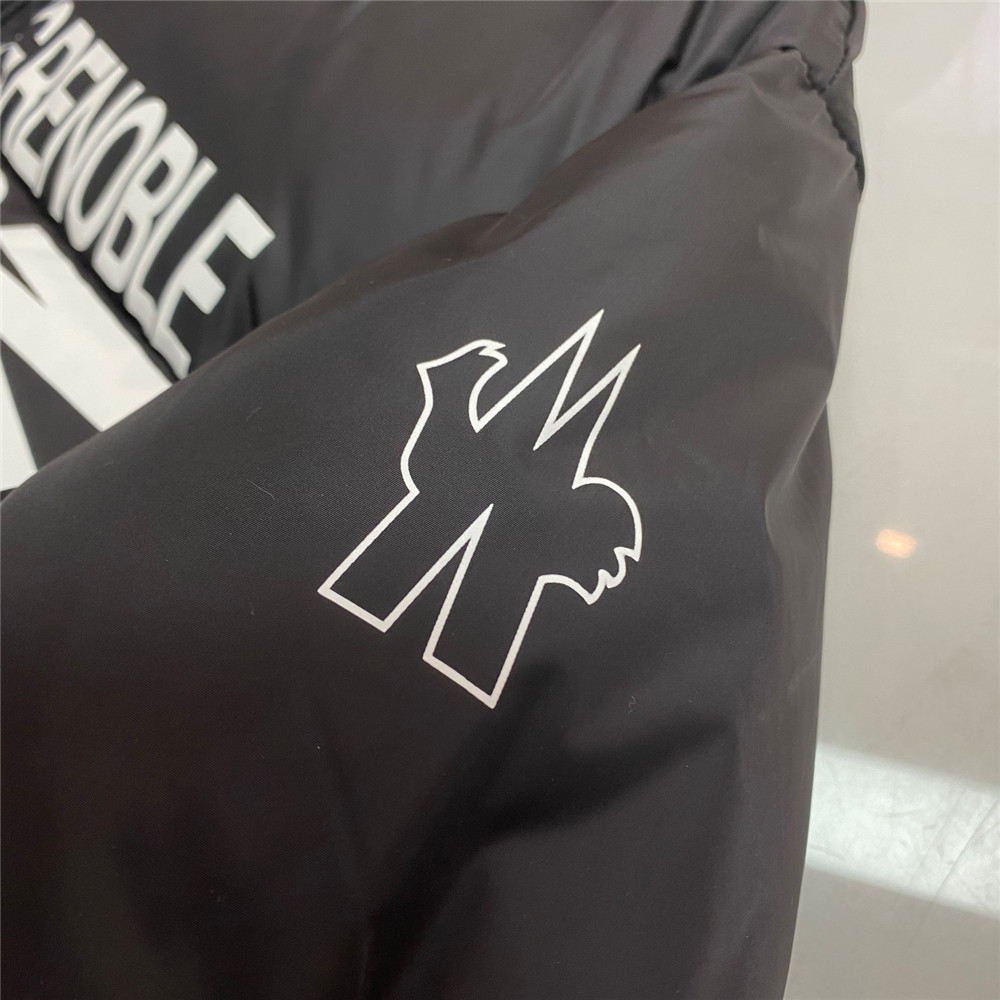 Moncler Grenoble Daunenjacke in Schwarz - EUR FASHION
