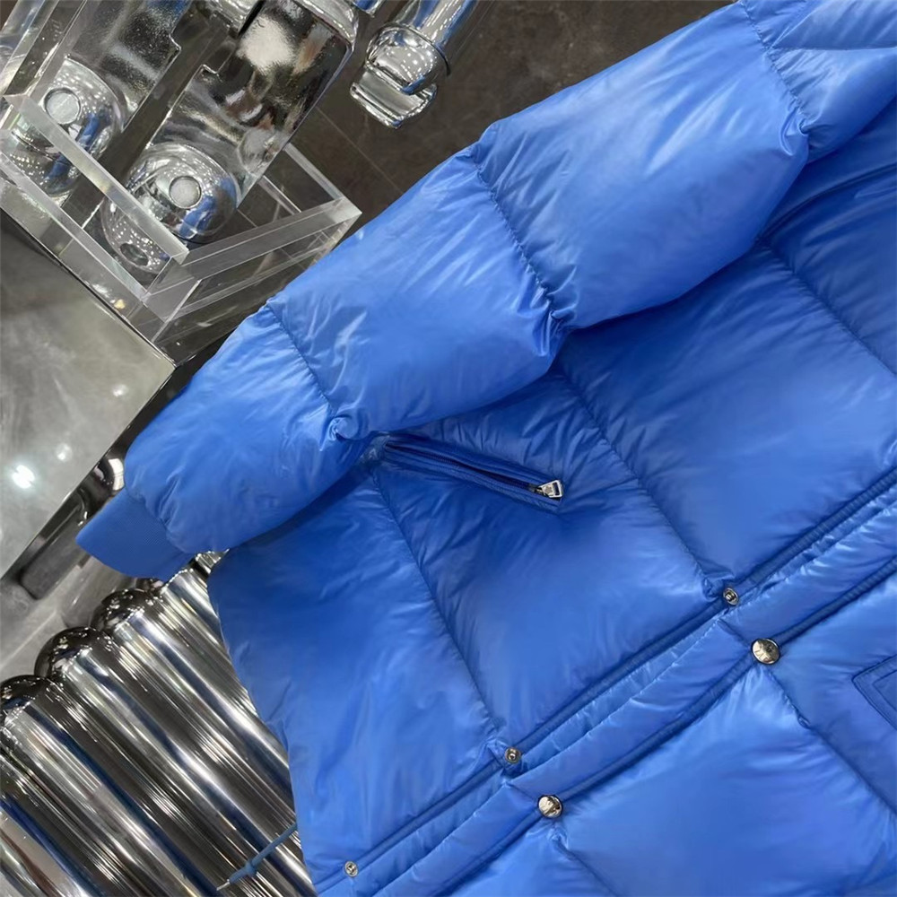 Moncler Lamentin Kurze Daunenjacke in Blau - EUR FASHION