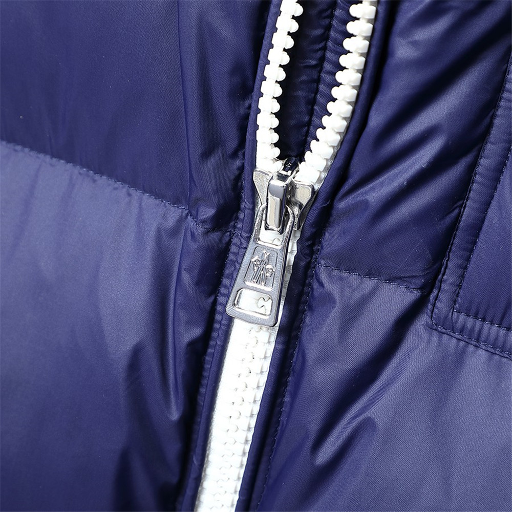 Moncler Montbéliard kurze Daunenjacke (blau) - EUR FASHION