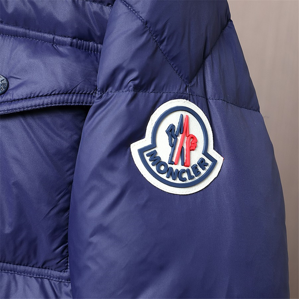 Moncler Montbéliard kurze Daunenjacke (blau) - EUR FASHION