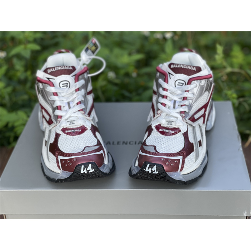 Balenciaga Runner Sneaker in Burgund - EUR FASHION