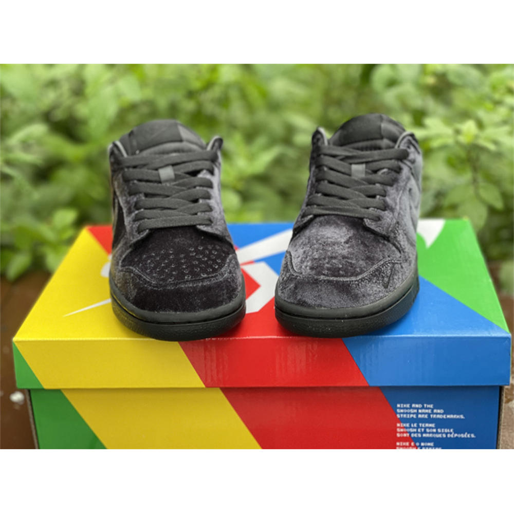 Dover Street Market X Nike Dunk Low „Triple Black“ - EUR FASHION