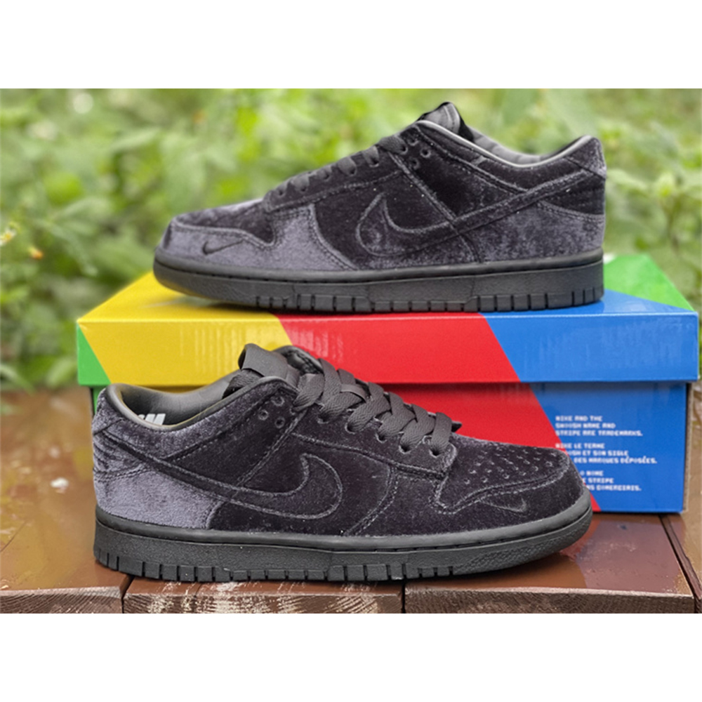 Dover Street Market X Nike Dunk Low „Triple Black“ - EUR FASHION