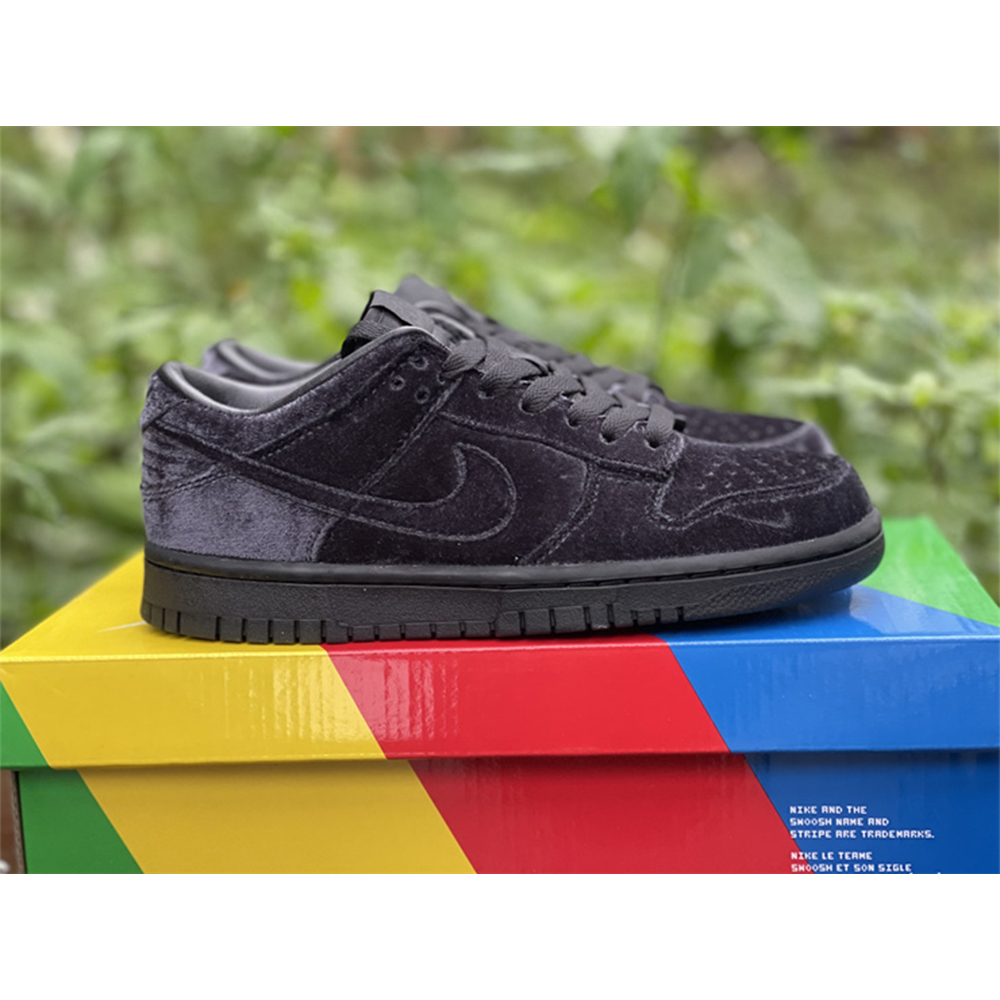 Dover Street Market X Nike Dunk Low „Triple Black“ - EUR FASHION