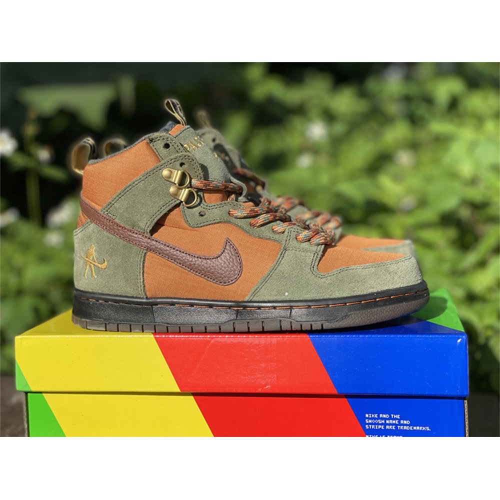 Pass~Port X Nike SB Dunk High „Workboot“ - EUR FASHION