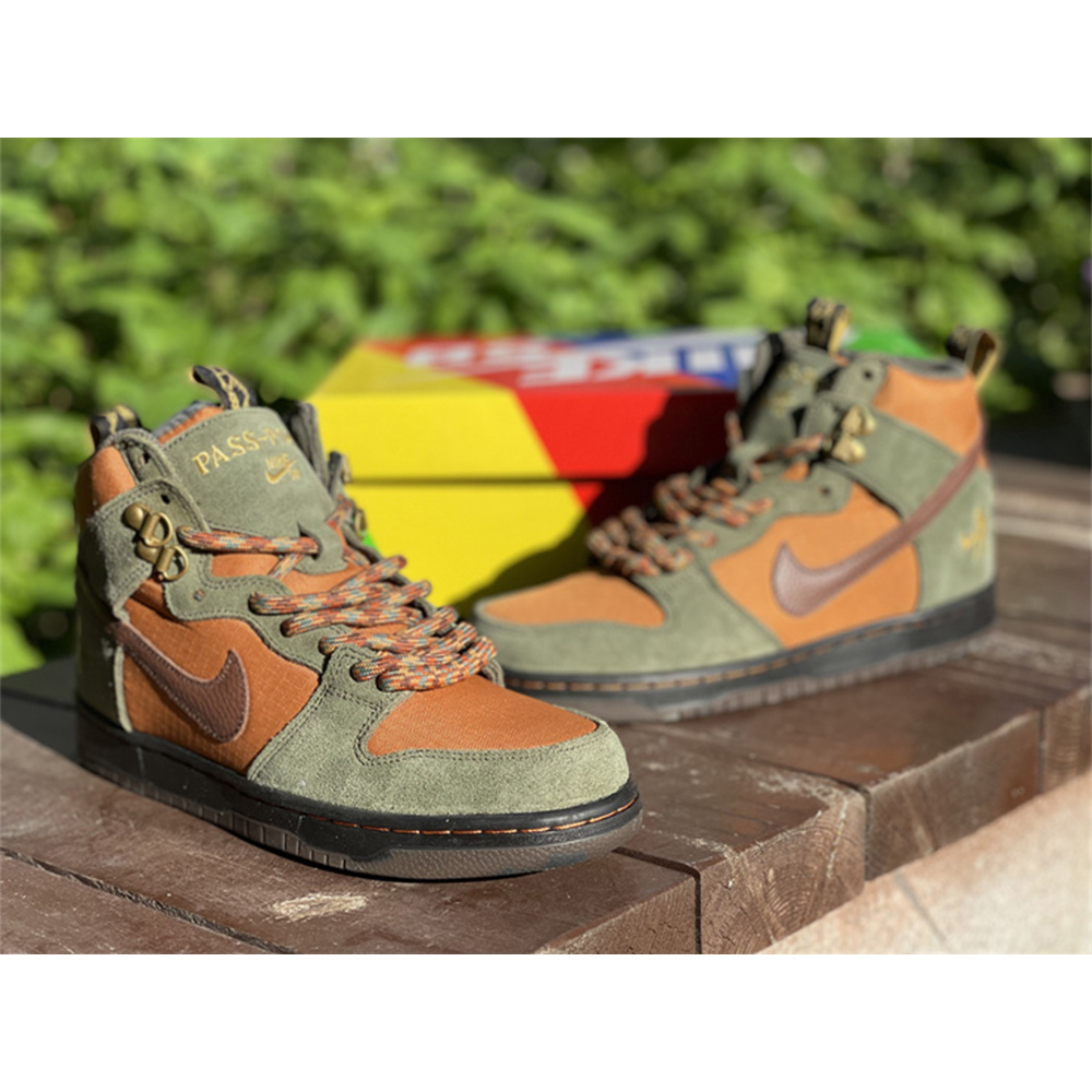 Pass~Port X Nike SB Dunk High „Workboot“ - EUR FASHION