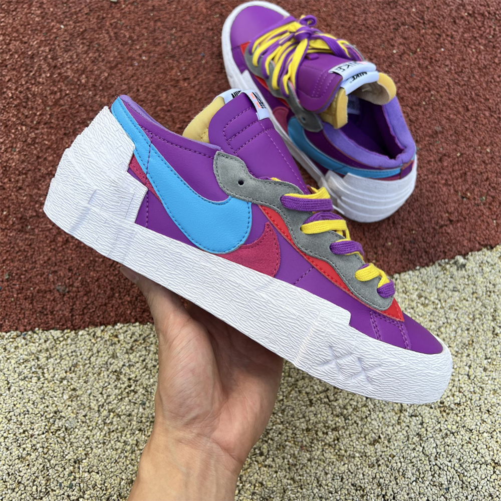 Kaws X Sacai X Nike Blazer Lila Turnschuhe - EUR FASHION