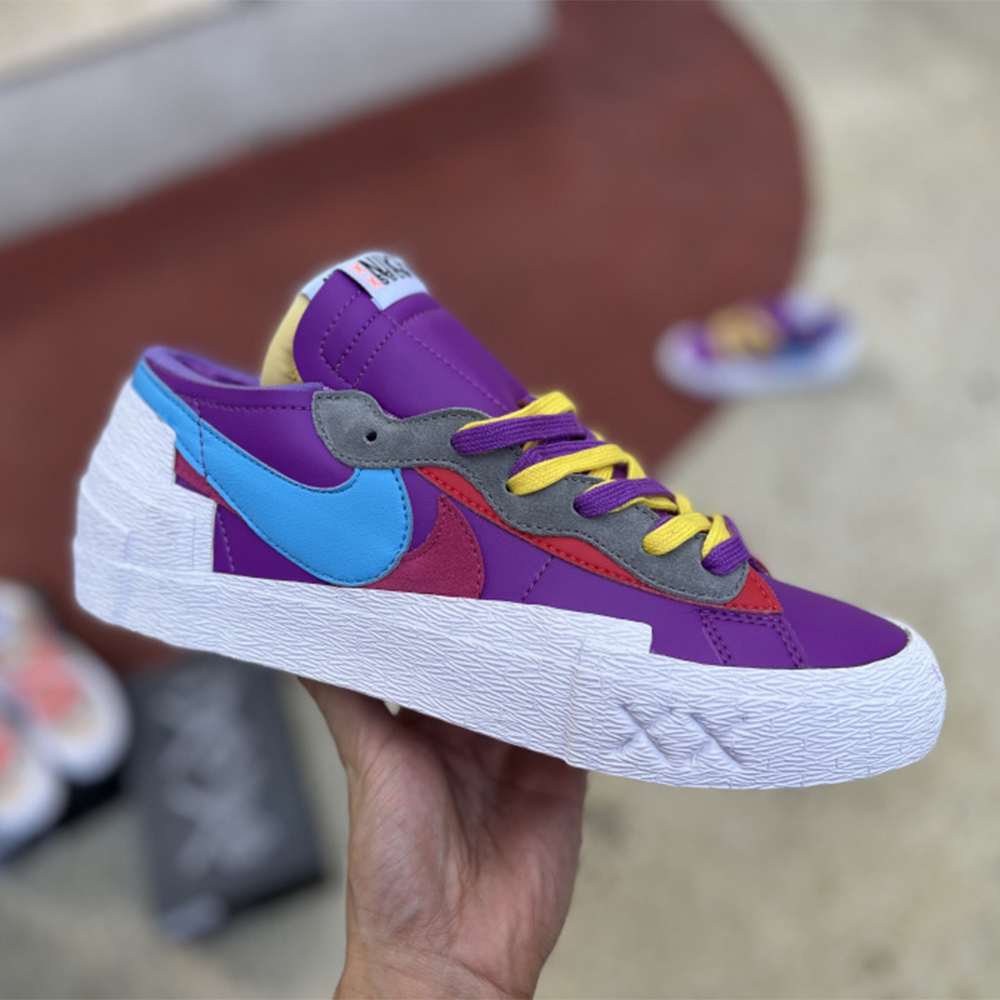 Kaws X Sacai X Nike Blazer Lila Turnschuhe - EUR FASHION